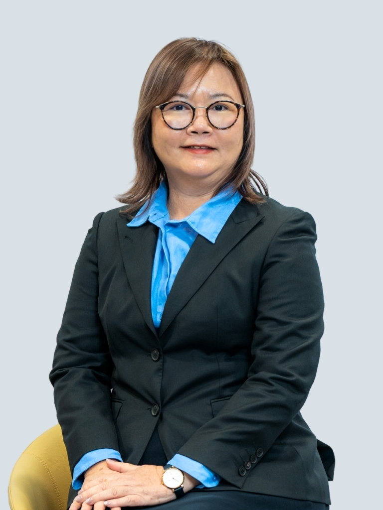 Portrait of Kelly Loo