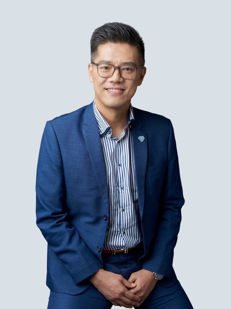 Portrait of Robin Tan
